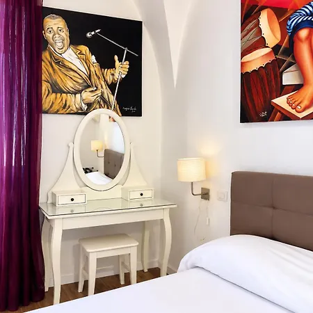New Red Rooms, * Bari